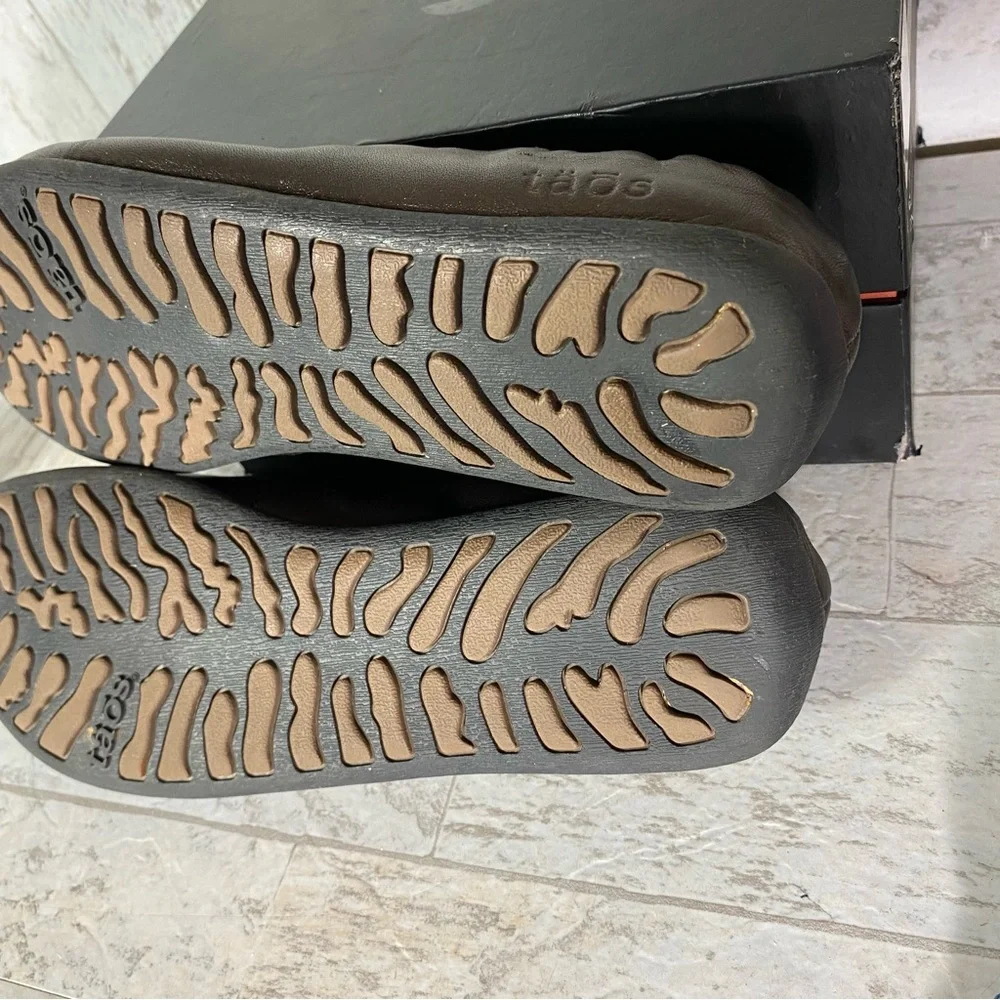 Taos Bronze Ballet Flats Shoes Repleat Gathered Toe size 6 (A1341-1705)‎ EUC #3